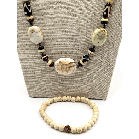 Vintage White & Black Beaded Necklace With Matching Bracelet Set - Picture 2 of 7